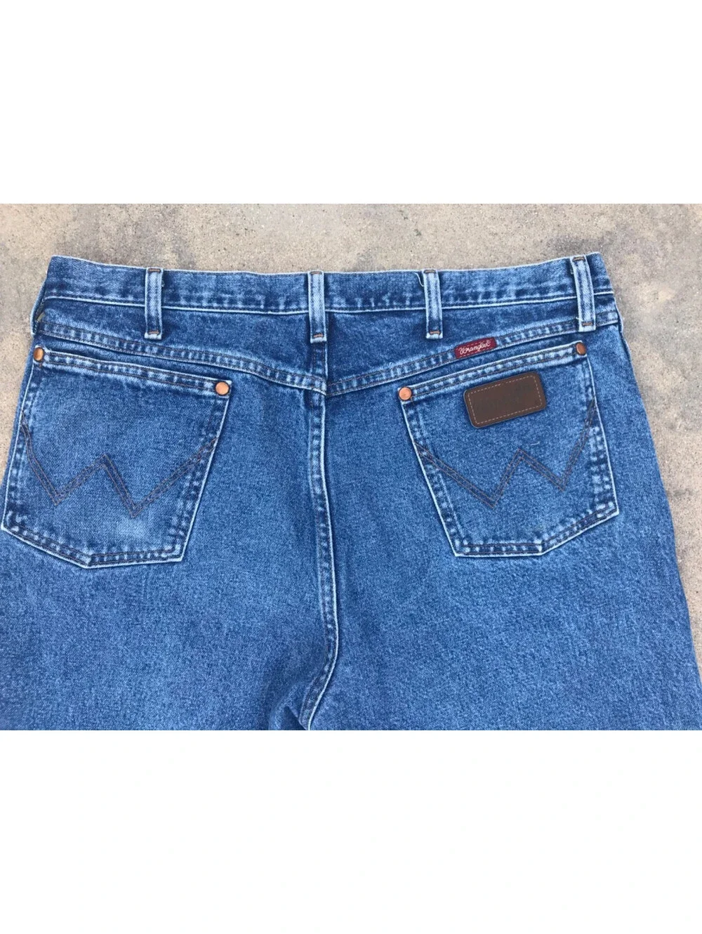 Wrangler Regular Fit Men's Jeans 36 x 32 Blue Medium Wash Straight Leg RN 130273